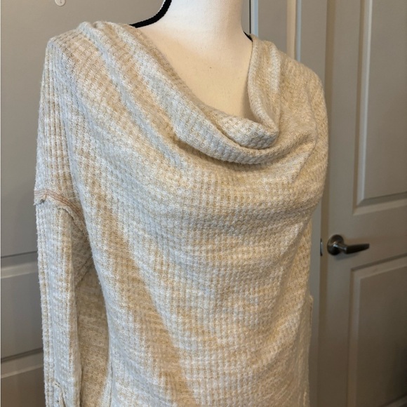 Free People cream tan cowl neck oversized waffle knit sweater size S - Picture 6 of 16